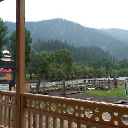 Riverbank Hotel Taobut Neelum Valley Azad Kashmir Taobat Εξωτερικό φωτογραφία